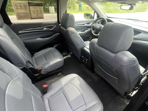 Used 2019 Buick Enclave Essence AWD/4WD image 12