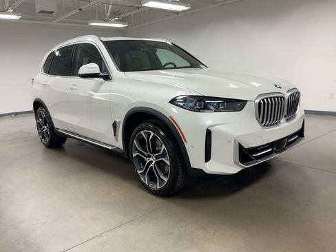 New 2026 BMW X5 sDrive40i image 6