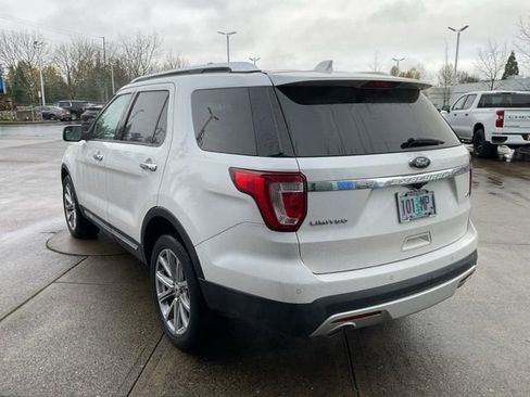 Used 2017 Ford Explorer Limited image 6