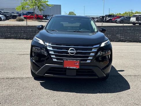 Certified 2024 Nissan Rogue SV AWD/4WD image 10