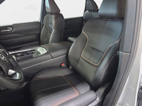 New 2026 Nissan Armada SL w/ Captain's Chari Seat Package AWD/4WD image 15
