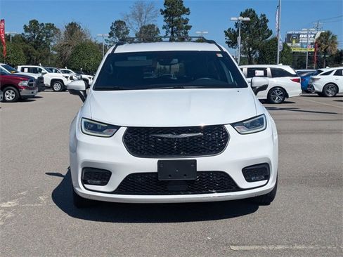 Used 2023 Chrysler Pacifica Touring-L w/ S Appearance Package image 8