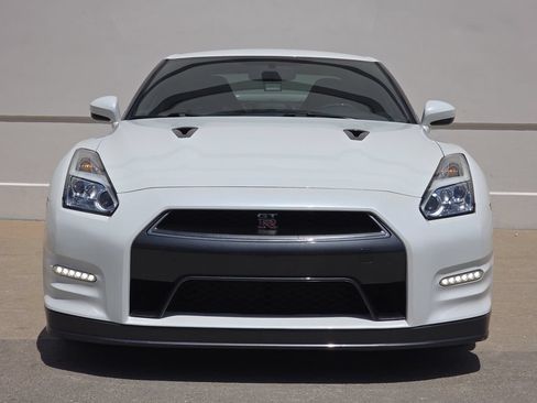Used 2016 Nissan GT-R Premium AWD/4WD image 7