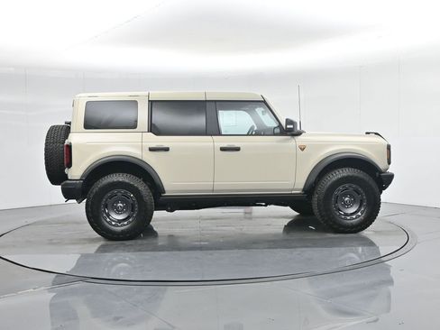 New 2025 Ford Bronco Badlands image 24