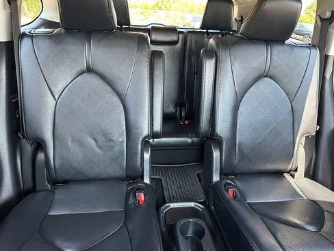 Used 2024 Toyota Highlander Platinum AWD/4WD image 39