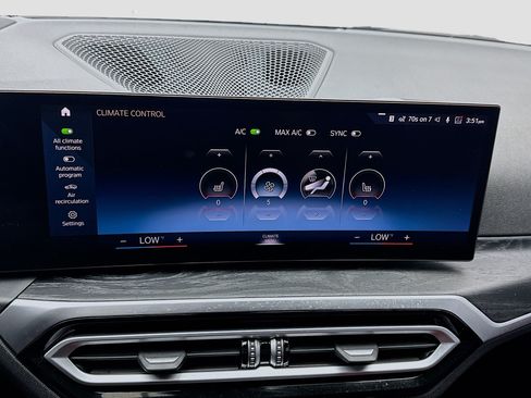 Used 2024 BMW 430i Coupe w/ M Sport Package RWD image 12