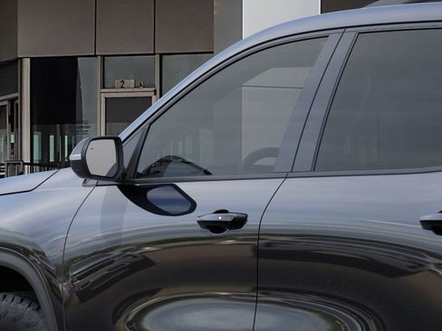 New 2026 Chevrolet Traverse Z71 w/ Driver Confidence Package image 12