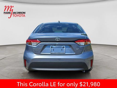 Used 2025 Toyota Corolla LE FWD image 11