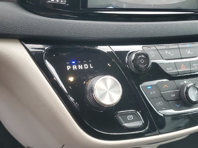 Used 2023 Chrysler Pacifica Touring-L FWD image 27