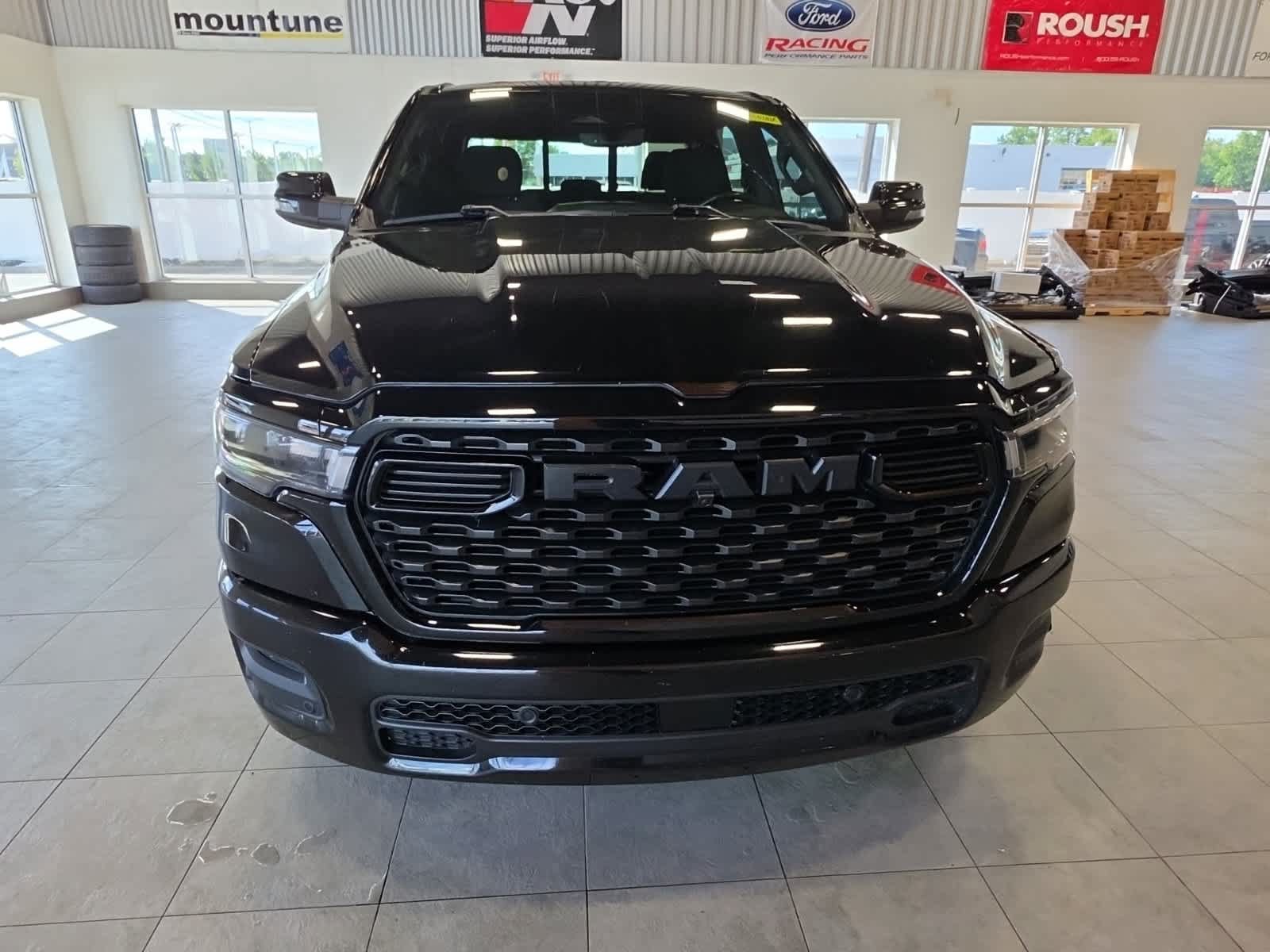 Used 2025 RAM 1500 Big Horn AWD/4WD image 3