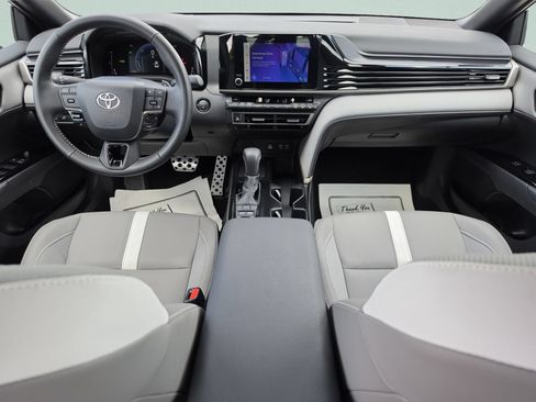 Used 2026 Toyota Camry SE w/ Convenience Package FWD image 15