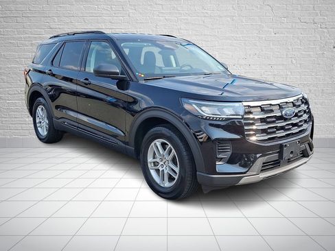 New 2026 Ford Explorer Active AWD/4WD image 3