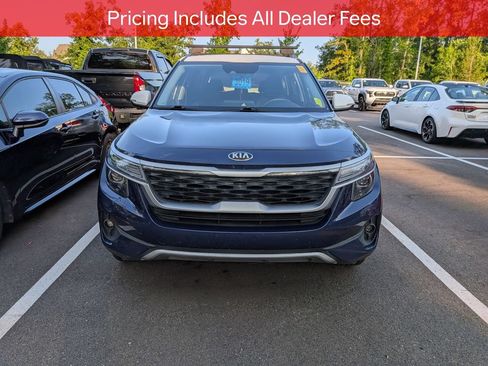 Used 2021 Kia Seltos S FWD image 2