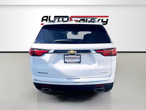 Used 2023 Chevrolet Traverse Premier w/ LPO, 'HIT The Road' Package FWD image 6