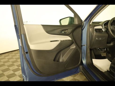 Used 2024 Chevrolet Equinox LS w/ LS Convenience Package image 19