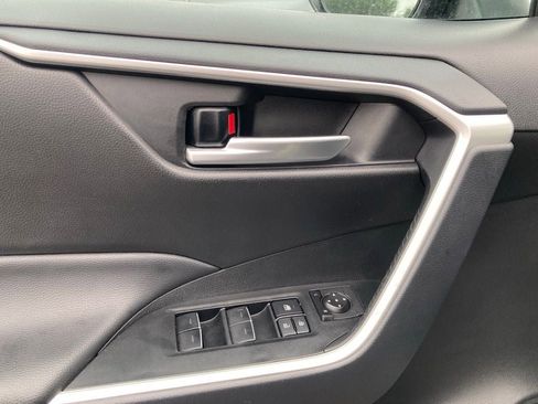 Used 2025 Toyota RAV4 XLE FWD image 14