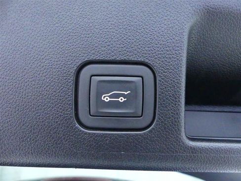 Used 2024 Chevrolet Equinox EV LT AWD/4WD image 27