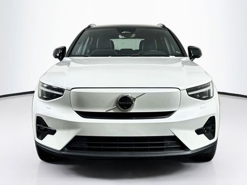 Used 2023 Volvo XC40 Recharge Ultimate w/ Protection Package Premier AWD/4WD image 2