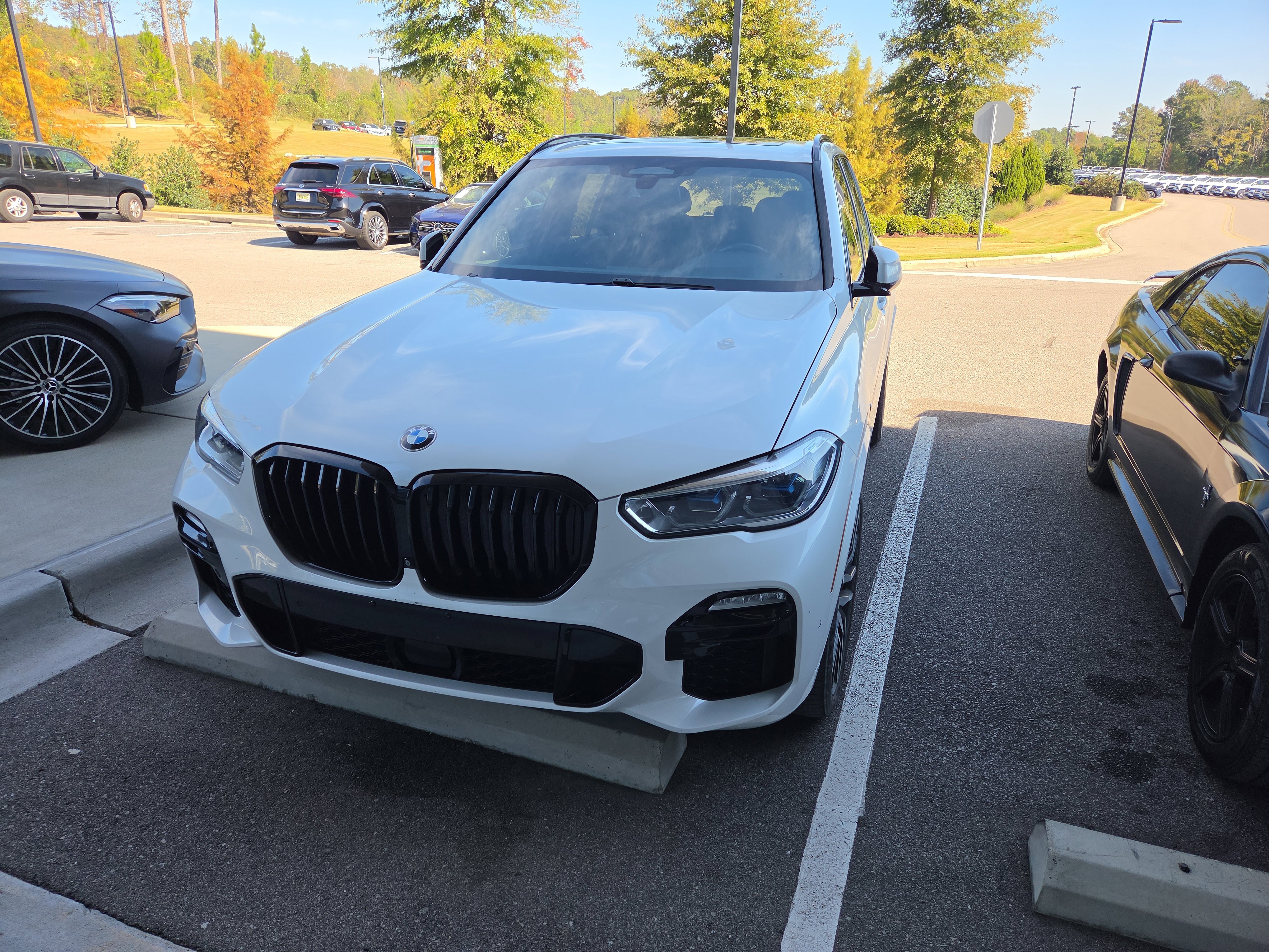 Used 2019 BMW X5 xDrive40i w/ M Sport Package AWD/4WD image 2