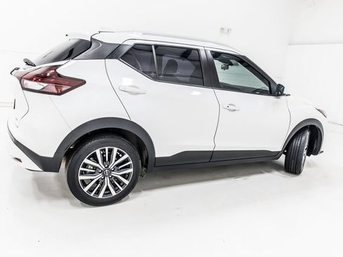 Used 2023 Nissan Kicks SV FWD image 7