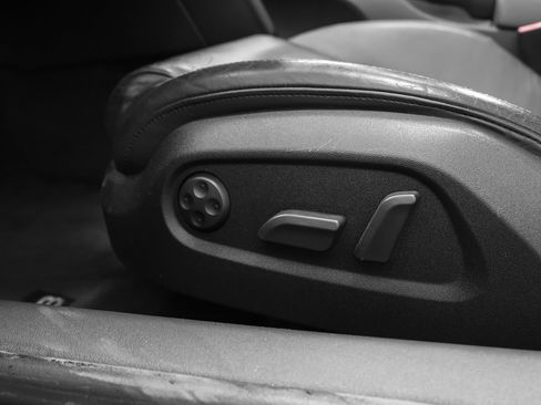 Used 2011 Audi R8 V10 image 37