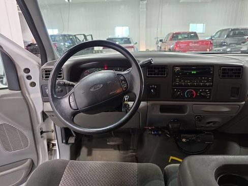 Used 2002 Ford F250 XLT AWD/4WD image 5