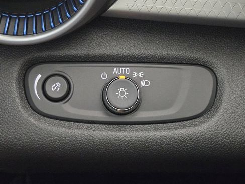 New 2026 Chevrolet Trax LS w/ LS Convenience Package FWD image 22