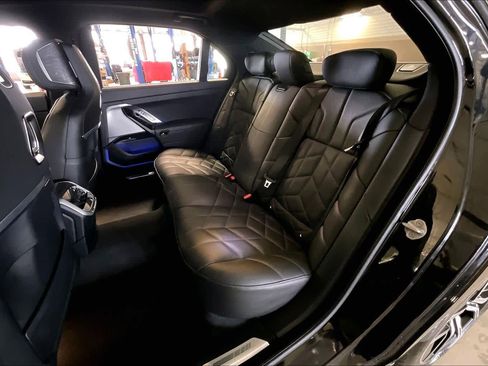 Used 2025 BMW 740i image 19