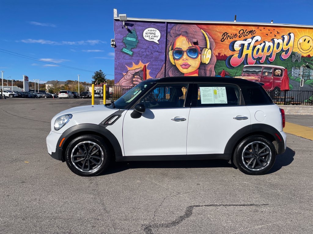 Used 2016 MINI Cooper Countryman S FWD image 2