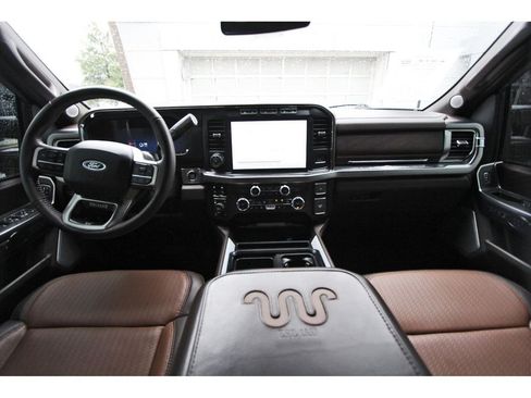Used 2024 Ford F250 King Ranch w/ FX4 Off-Road Package AWD/4WD image 9
