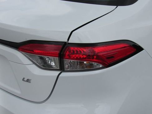 Used 2024 Toyota Corolla LE FWD image 11
