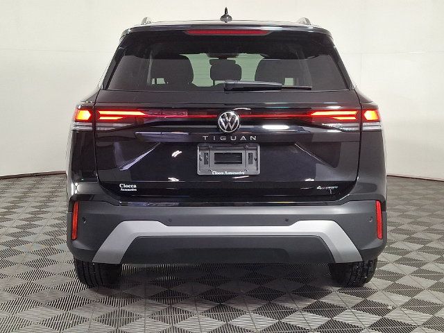 Used 2025 Volkswagen Tiguan S AWD/4WD image 8