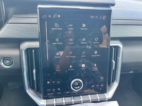 Used 2026 GMC Acadia Elevation w/ Elevation Premium Package AWD/4WD image 13