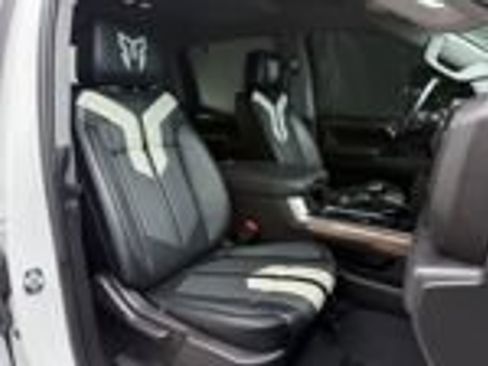 Used 2023 Chevrolet Silverado 1500 RST AWD/4WD image 7