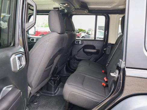 Used 2019 Jeep Wrangler Unlimited Sport S AWD/4WD image 15