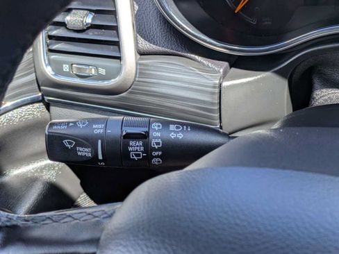 Used 2019 Jeep Grand Cherokee Limited AWD/4WD image 27