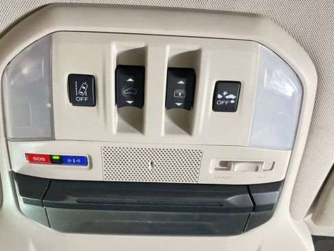 Used 2022 Subaru Ascent Touring AWD/4WD image 24