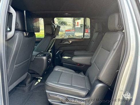 Used 2026 GMC Yukon XL Denali w/ Denali Reserve Package AWD/4WD image 14