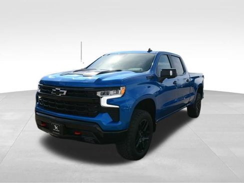 Used 2023 Chevrolet Silverado 1500 LT Trail Boss w/ LT Trail Boss Premium Package AWD/4WD image 2