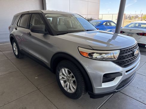 Used 2021 Ford Explorer 2WD image 3
