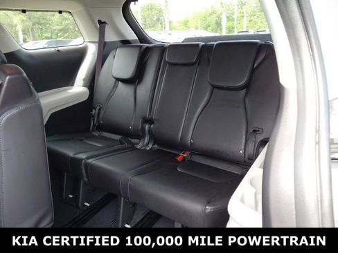 Used 2024 Kia Carnival EX FWD image 23