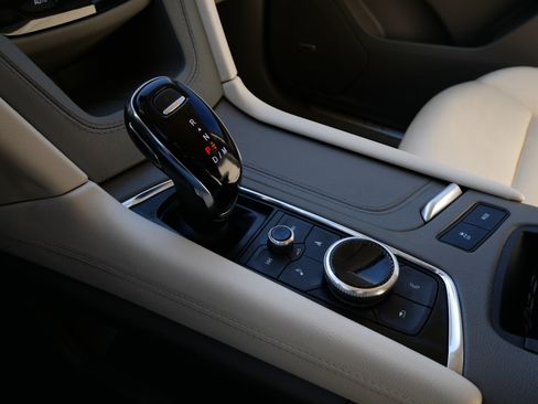 Used 2023 Cadillac XT5 Premium Luxury w/ Technology Package image 24