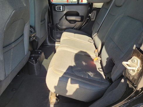 Used 2024 Jeep Wrangler Unlimited Sport AWD/4WD image 12
