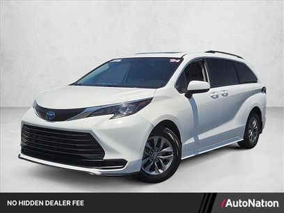 Used 2024 Toyota Sienna LE w/ LE Plus Package