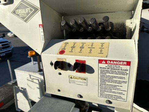 Used 2011 RAM 5500 2WD Regular Cab w/ ST Decor Group image 17