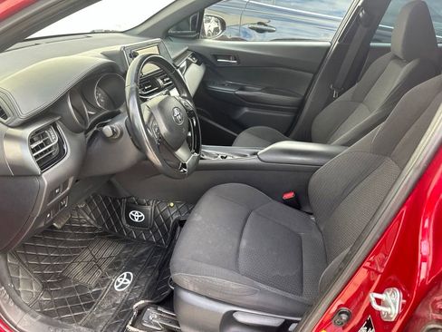 Used 2018 Toyota C-HR XLE FWD image 8