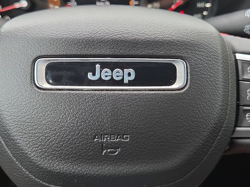 Used 2024 Jeep Compass Trailhawk AWD/4WD image 22