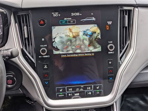 Used 2025 Subaru Outback Premium image 19