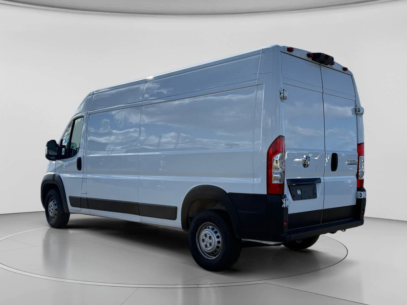 Used 2026 RAM ProMaster 2500 w/ Convenience Group FWD image 6