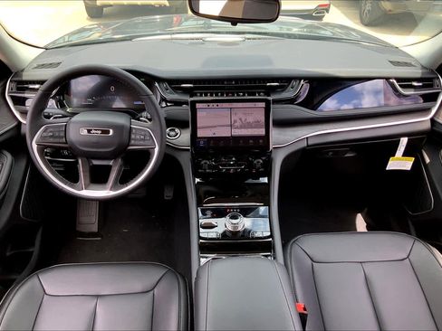 New 2023 Jeep Grand Cherokee 4WD 4xe image 5